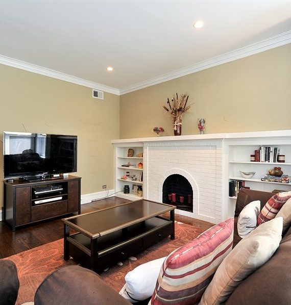 2174 W Giddings St Unit 2E, Chicago, IL 60625