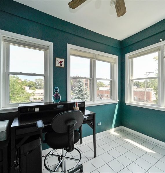 2174 W Giddings St Unit 2E, Chicago, IL 60625