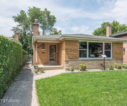 8438 Lawndale Ave , Skokie, IL 60076